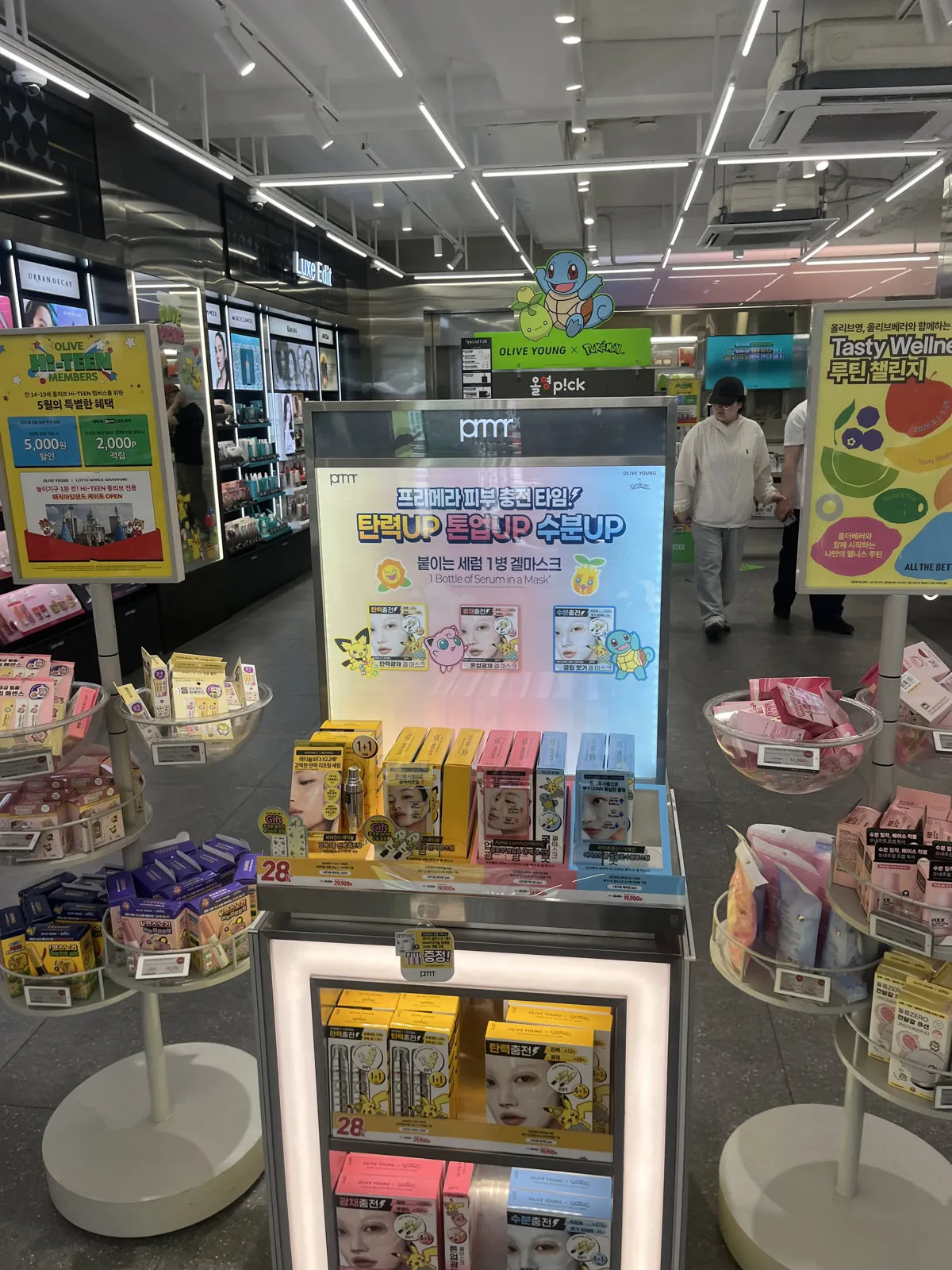 Mediheal Rose PDRN Mask beside the Mediheal Collagen box showing both pink packs