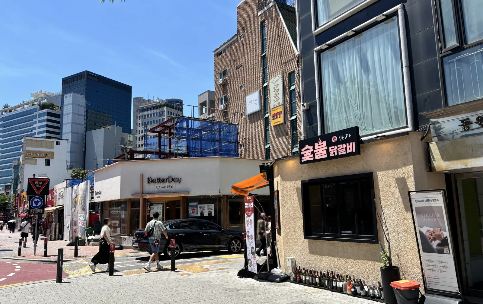 things to do in Hongdae on a weekend — BetterDay cafe on a quiet Hongdae side-street corner on a sunny weekend
