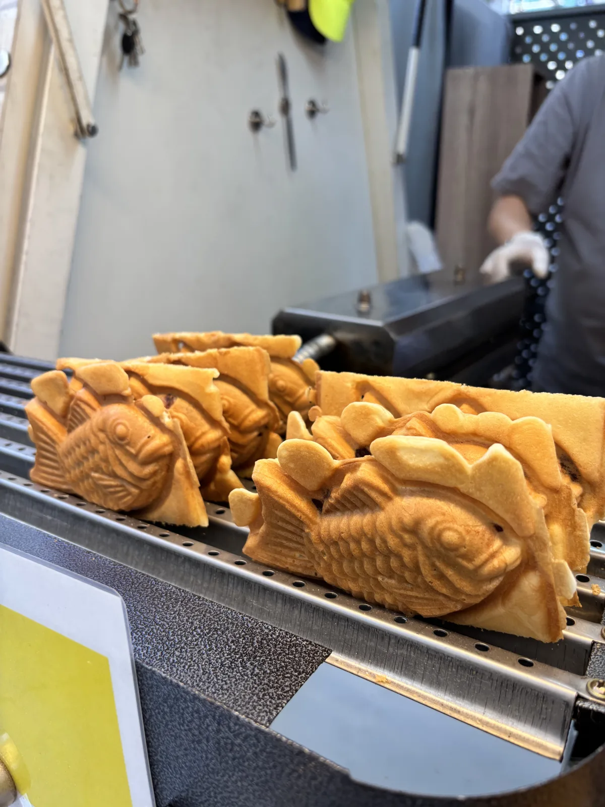Myeongdong Travel Guide: bungeoppang street food stall in Myeongdong Seoul