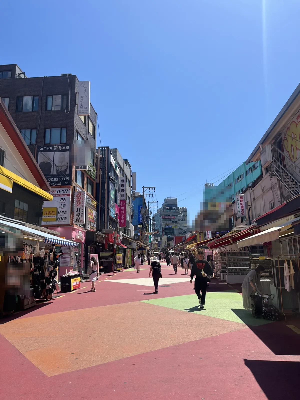 Seoul accommodation by neighbourhood: Hongdae main street