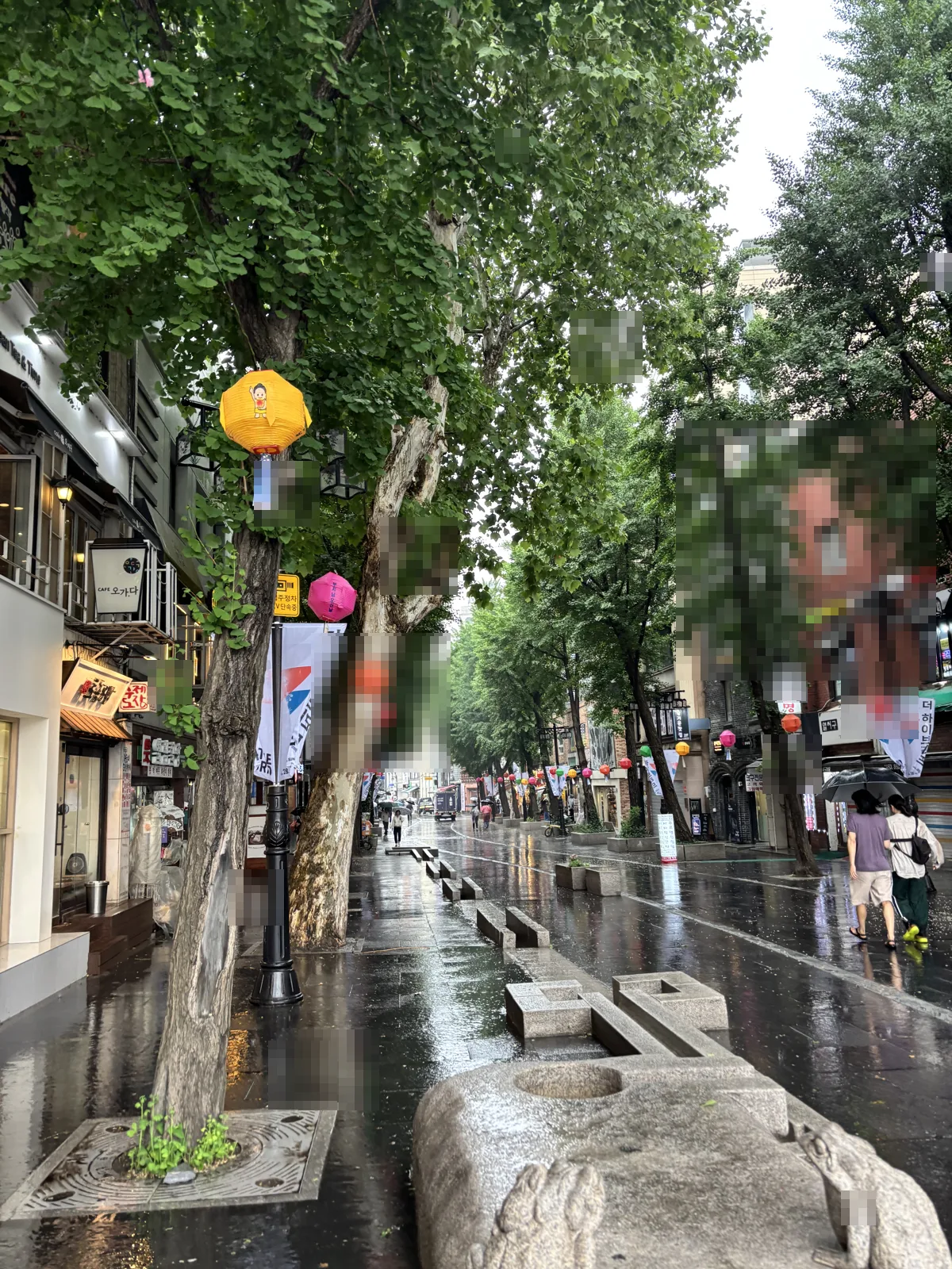 Seoul 2-day itinerary day one: Insadong street on a rainy day