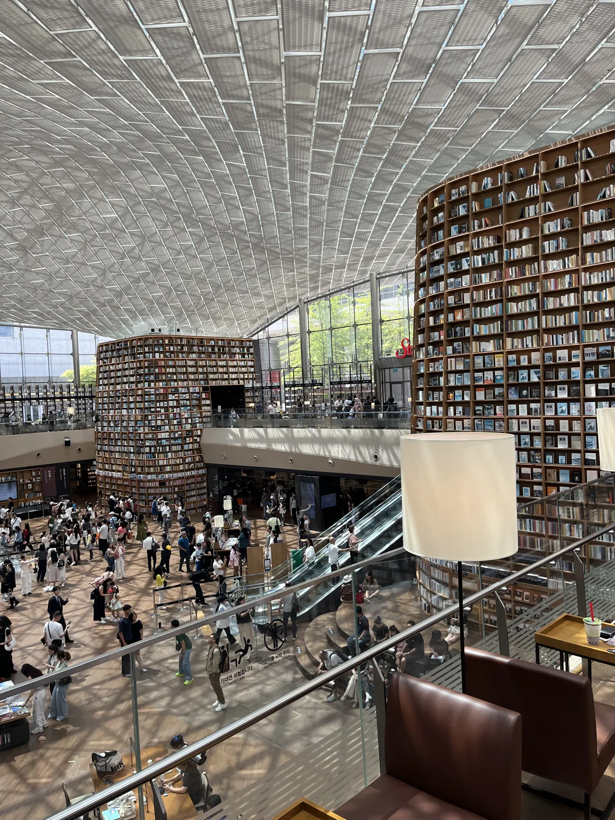 Seoul accommodation by neighbourhood: Starfield Library at COEX in Gangnam